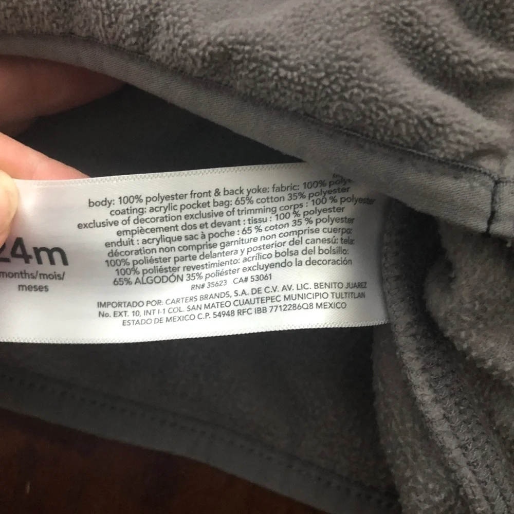 🥤 Carter's Two-Tone Gray and Black Fleece Zip Jacket